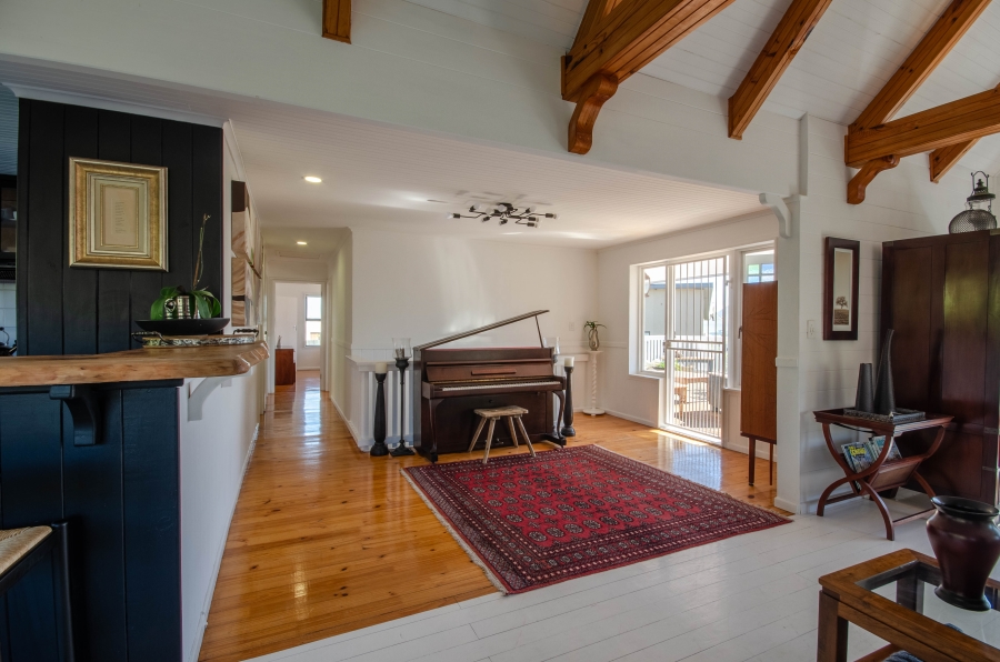4 Bedroom Property for Sale in Pringle Bay Western Cape